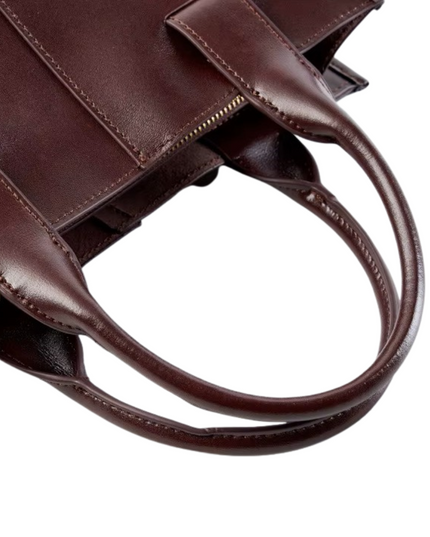 Laleen – Glanzende leren tote voor vrouwen die hun tempel krachtig dragen | Tempel Collectie